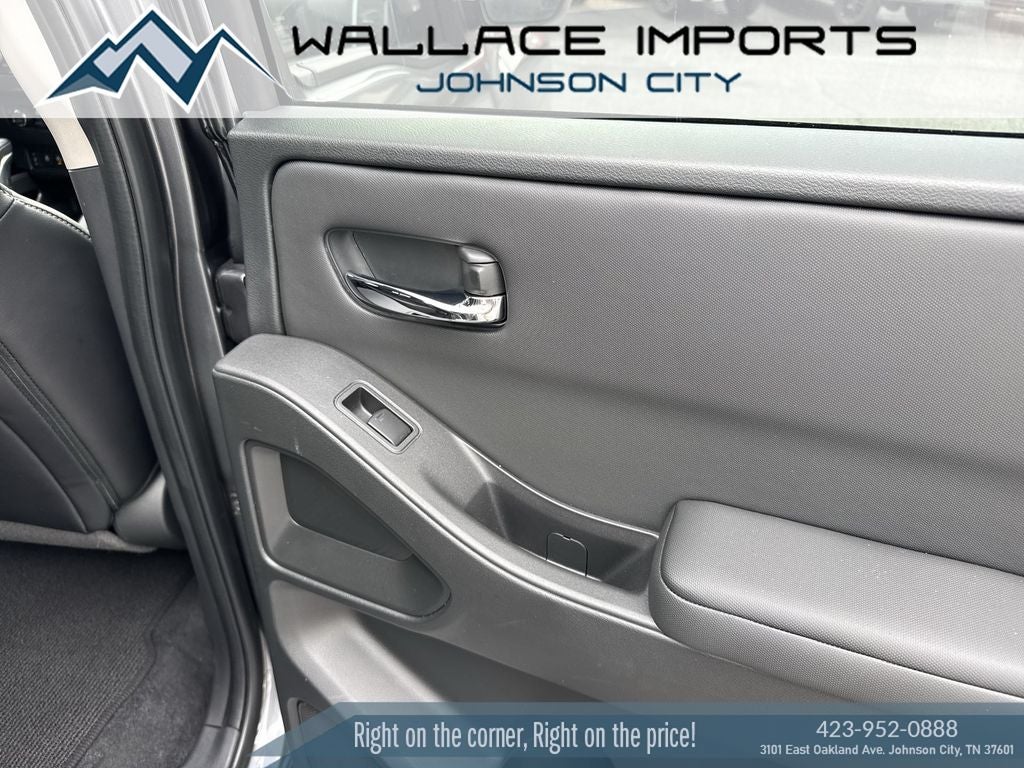 2024 Nissan Frontier SL