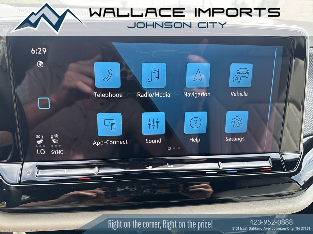 2026 Volkswagen Atlas Cross Sport 2.0T SEL Premium R-Line