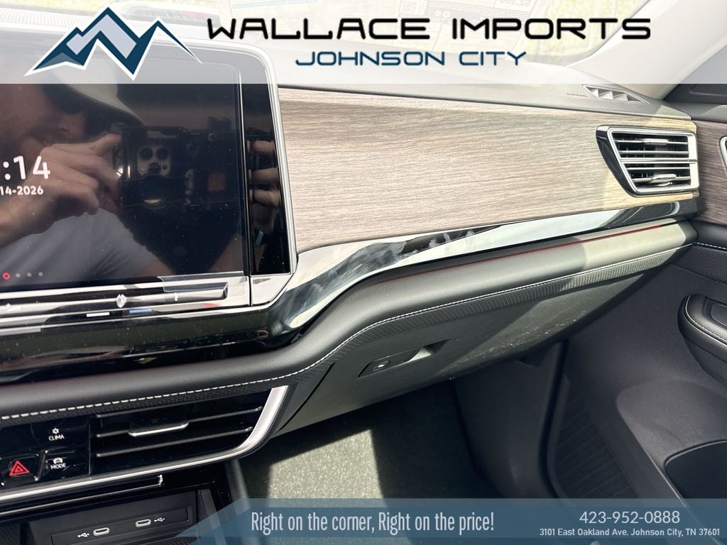 2026 Volkswagen Atlas 2.0T SEL Premium R-Line