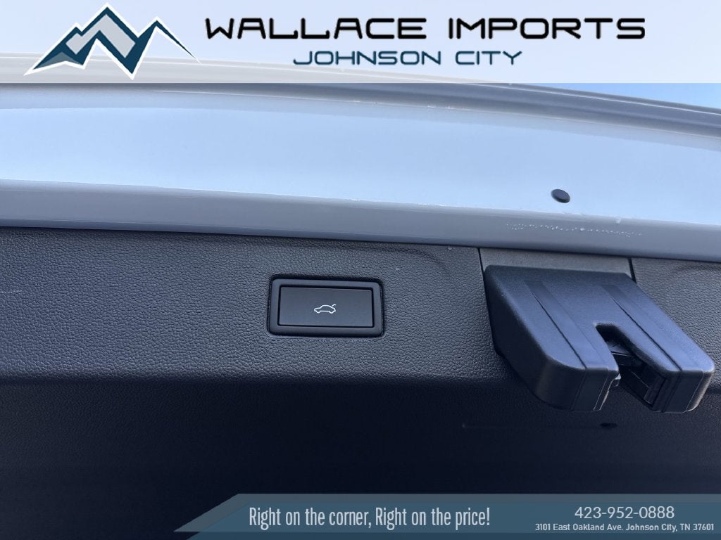 2027 Volkswagen Atlas SE w/Technology