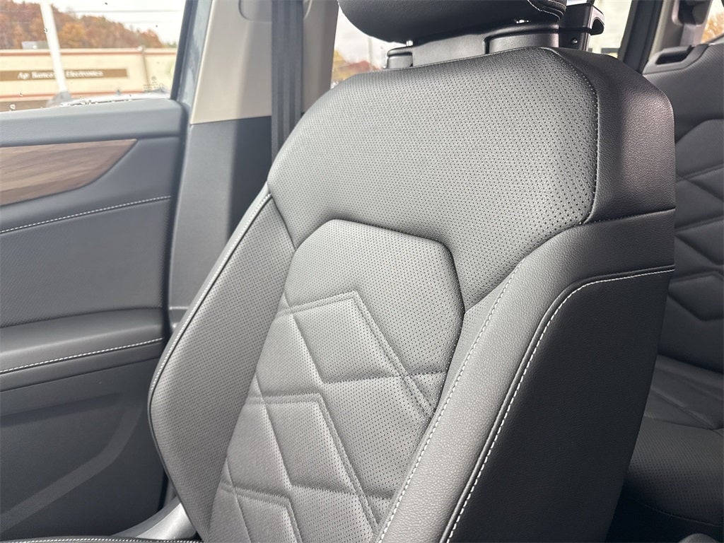 2026 Volkswagen Atlas 2.0T SE w/ Technology