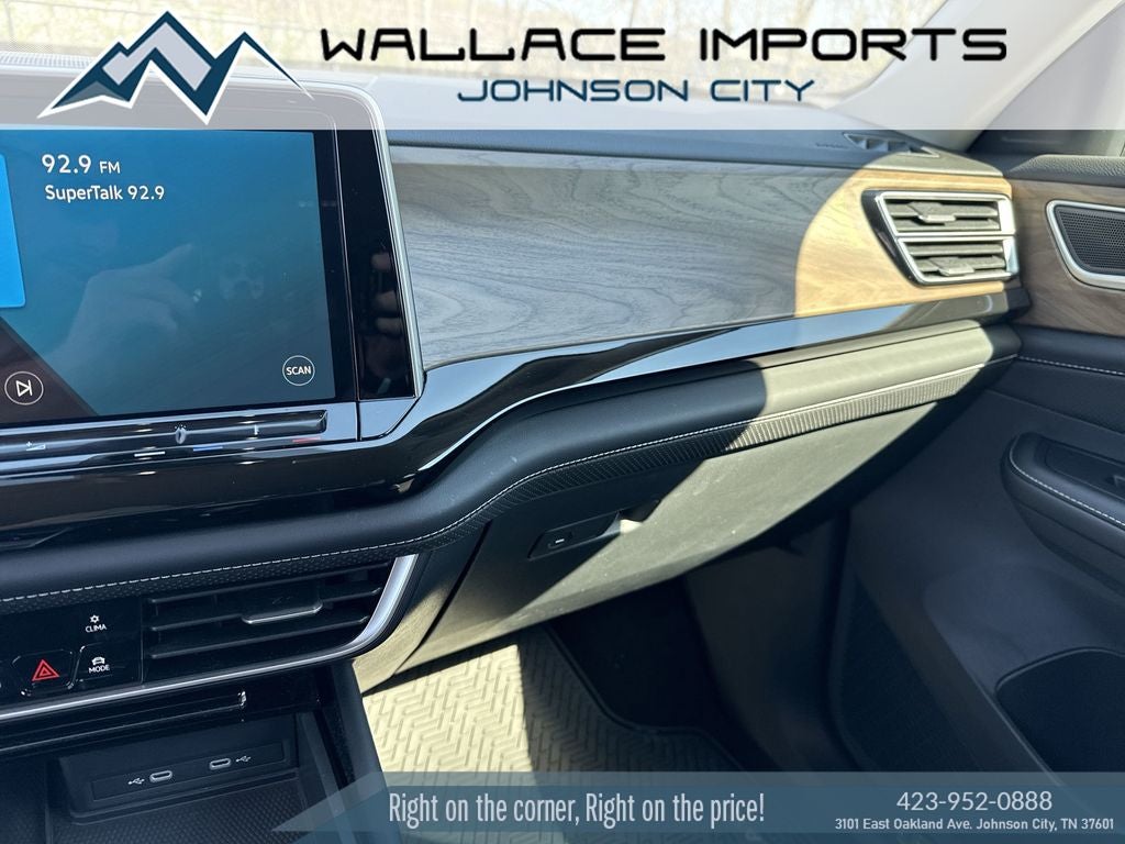 2025 Volkswagen Atlas 2.0T SE