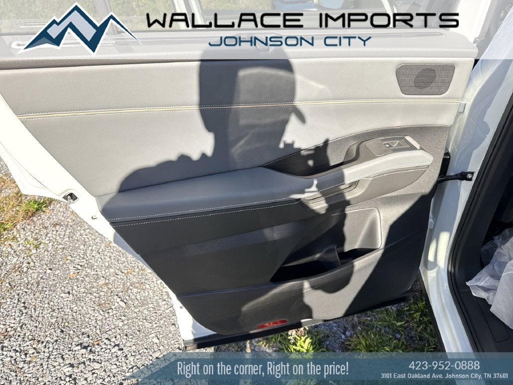 2027 Volkswagen Atlas SE w/Technology