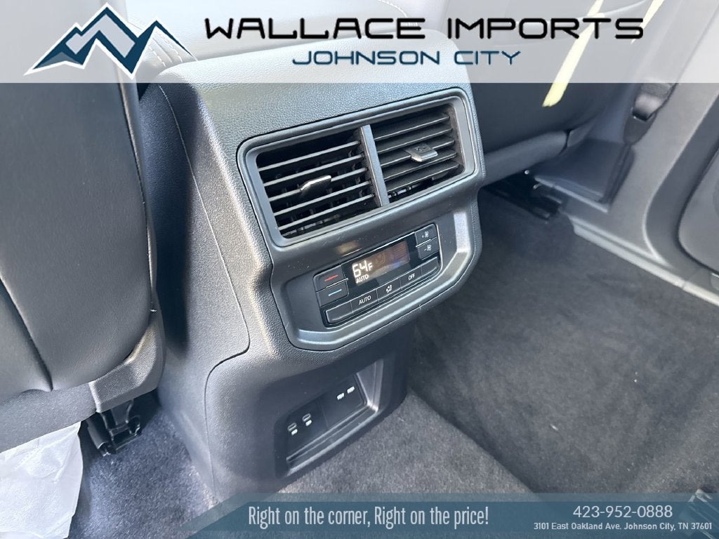 2027 Volkswagen Atlas SE w/Technology