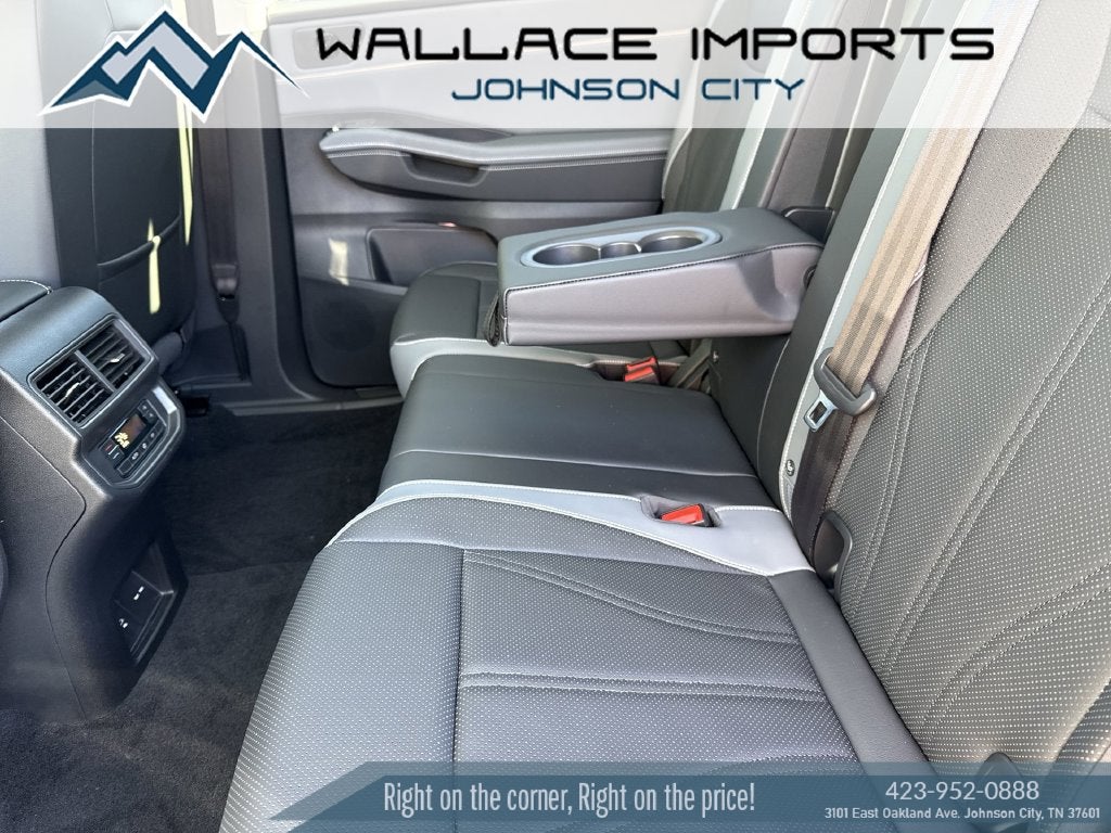 2027 Volkswagen Atlas SE w/Technology