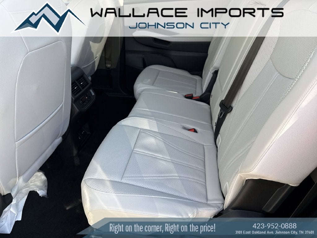 2027 Volkswagen Atlas 2.0T SE w/ Technology