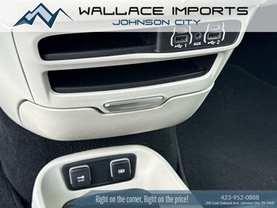 2021 Chrysler Pacifica Touring L