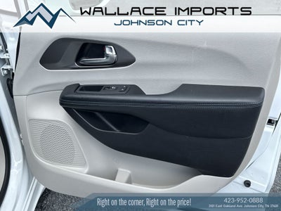 2021 Chrysler Pacifica Touring L