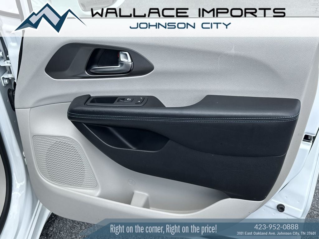 2021 Chrysler Pacifica Touring L