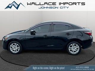 2017 Toyota Yaris iA Base