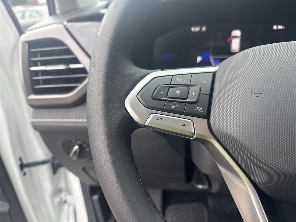 2026 Volkswagen Taos 1.5T SE Black