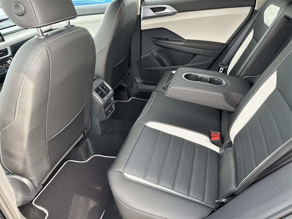 2025 Volkswagen Taos 1.5T SEL