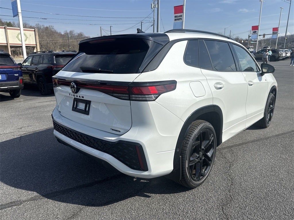 2026 Volkswagen Tiguan 2.0T SE R-Line Black