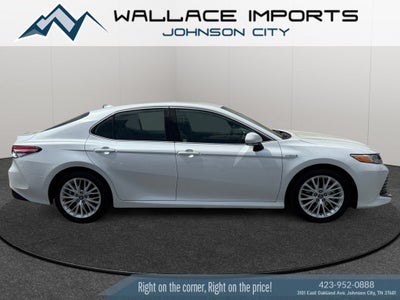 2020 Toyota Camry Hybrid XLE