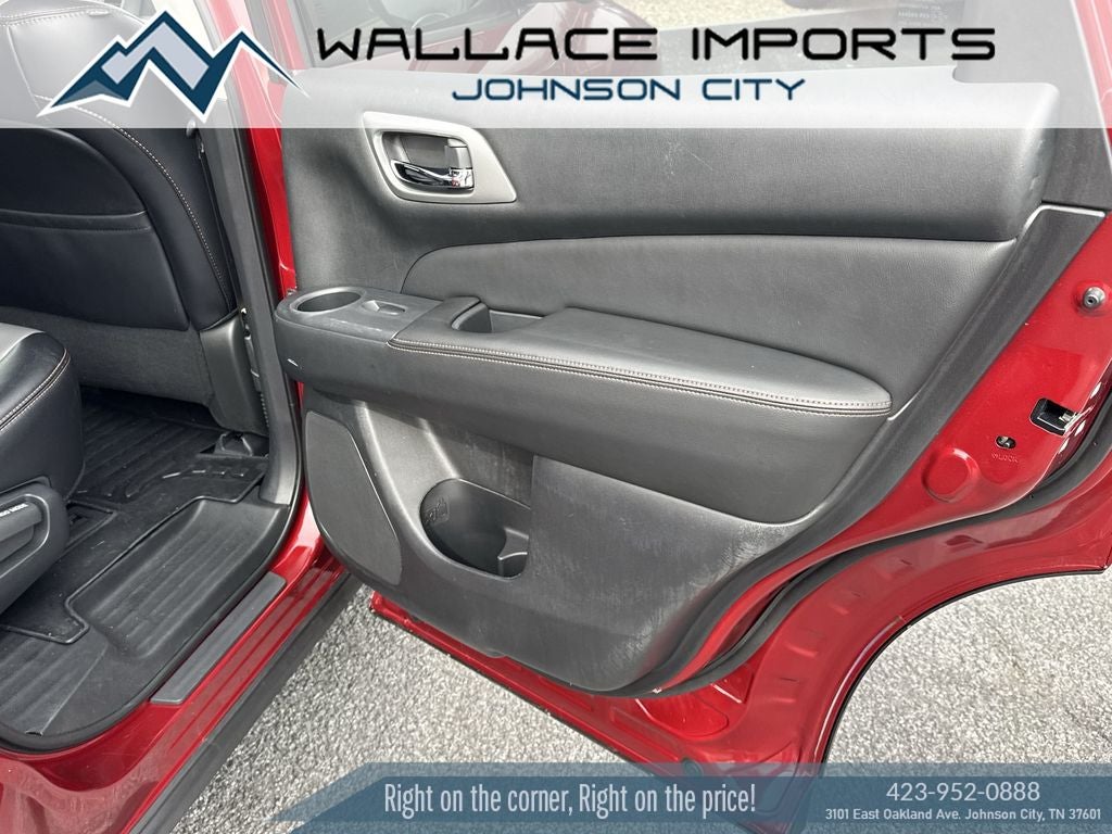 2020 Nissan Pathfinder SL