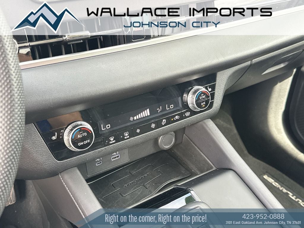 2023 Mitsubishi Outlander SE