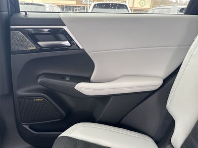 2025 Mitsubishi Outlander SE