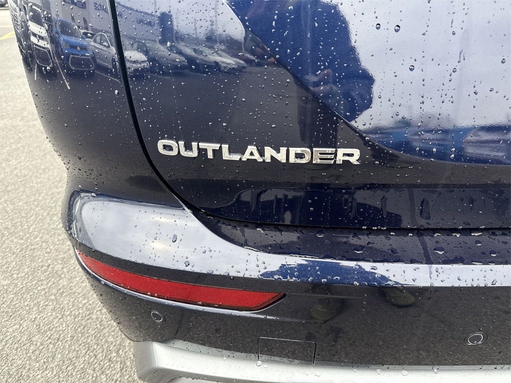 2025 Mitsubishi Outlander SE