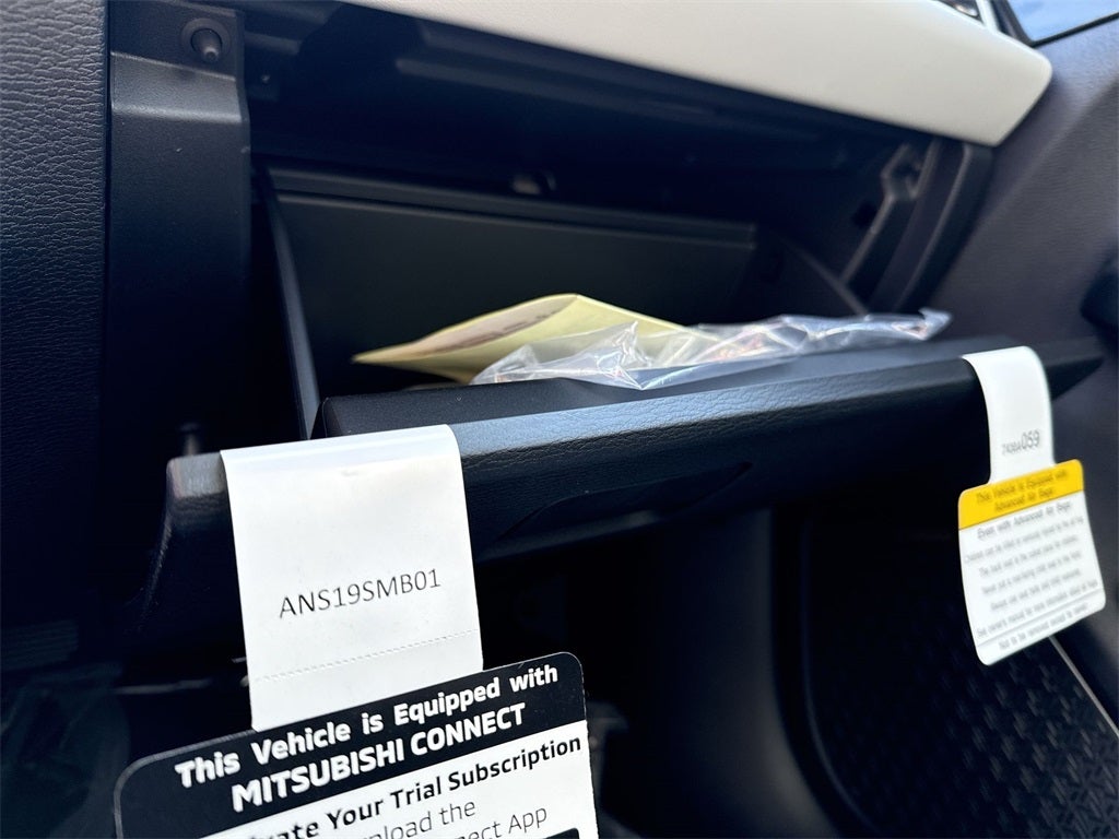 2025 Mitsubishi Outlander SE