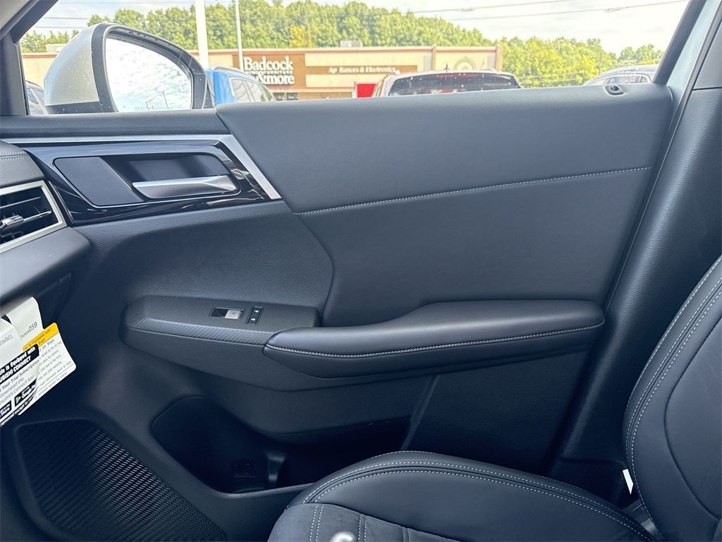 2025 Mitsubishi Outlander PHEV SE