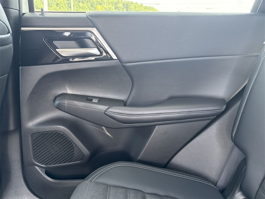 2025 Mitsubishi Outlander PHEV SE