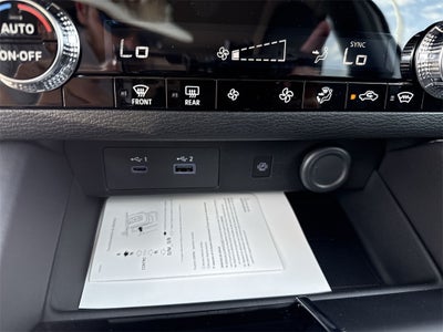 2025 Mitsubishi Outlander PHEV SE