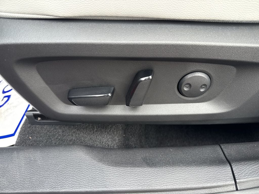 2025 Mitsubishi Outlander PHEV SEL