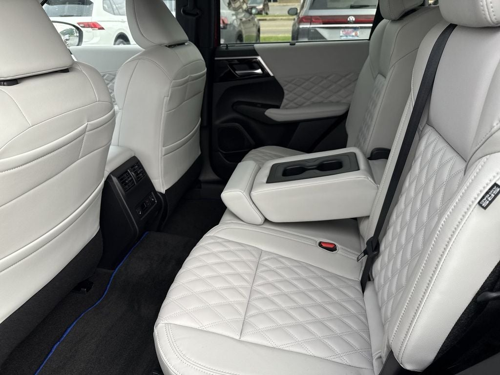 2025 Mitsubishi Outlander PHEV SEL