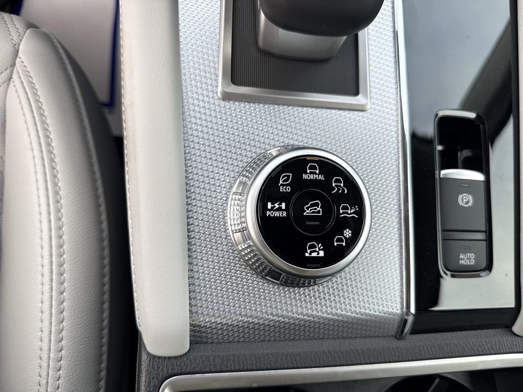 2025 Mitsubishi Outlander PHEV SEL