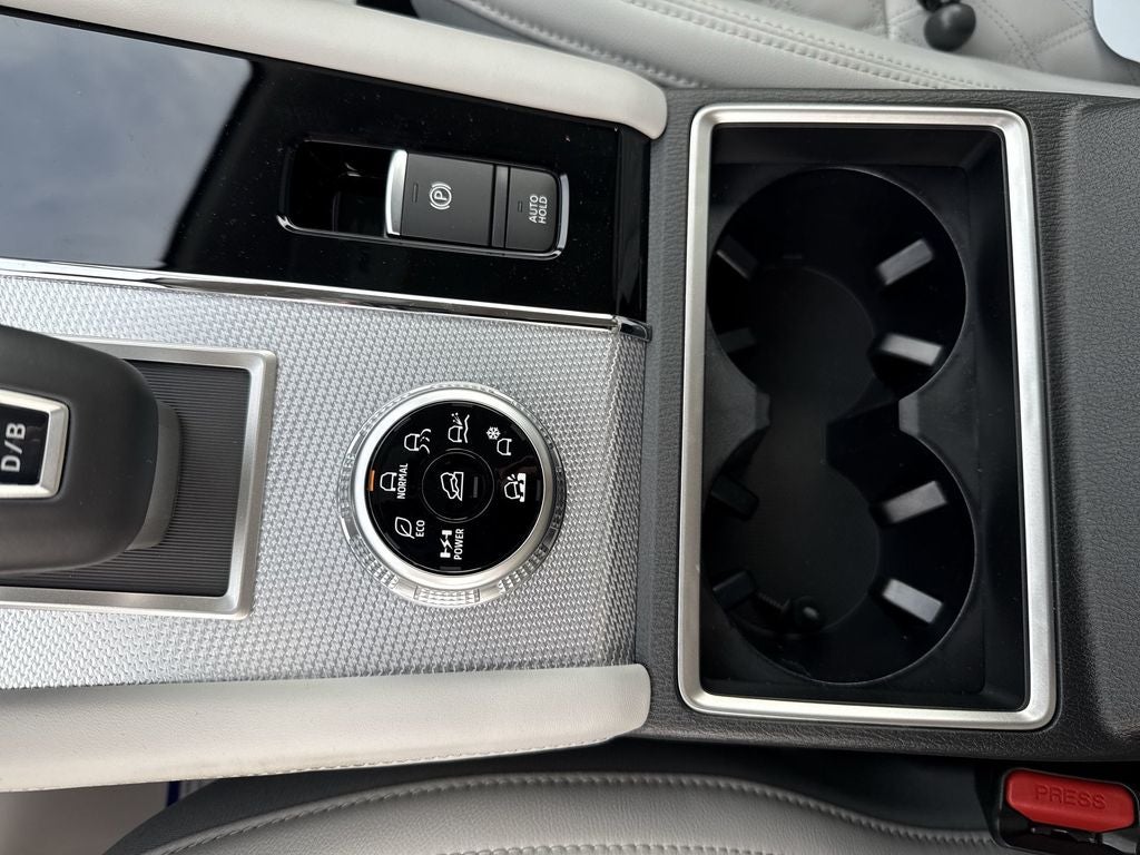 2025 Mitsubishi Outlander PHEV SEL