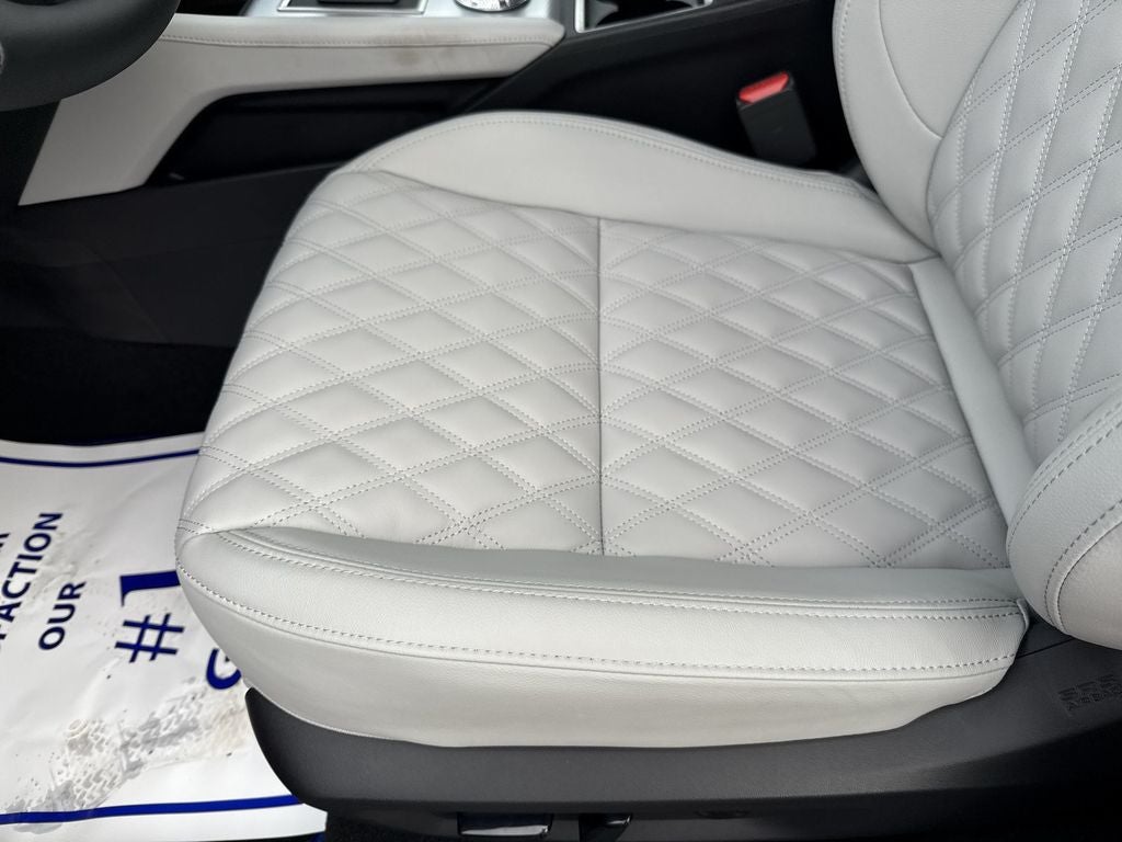 2025 Mitsubishi Outlander PHEV SEL