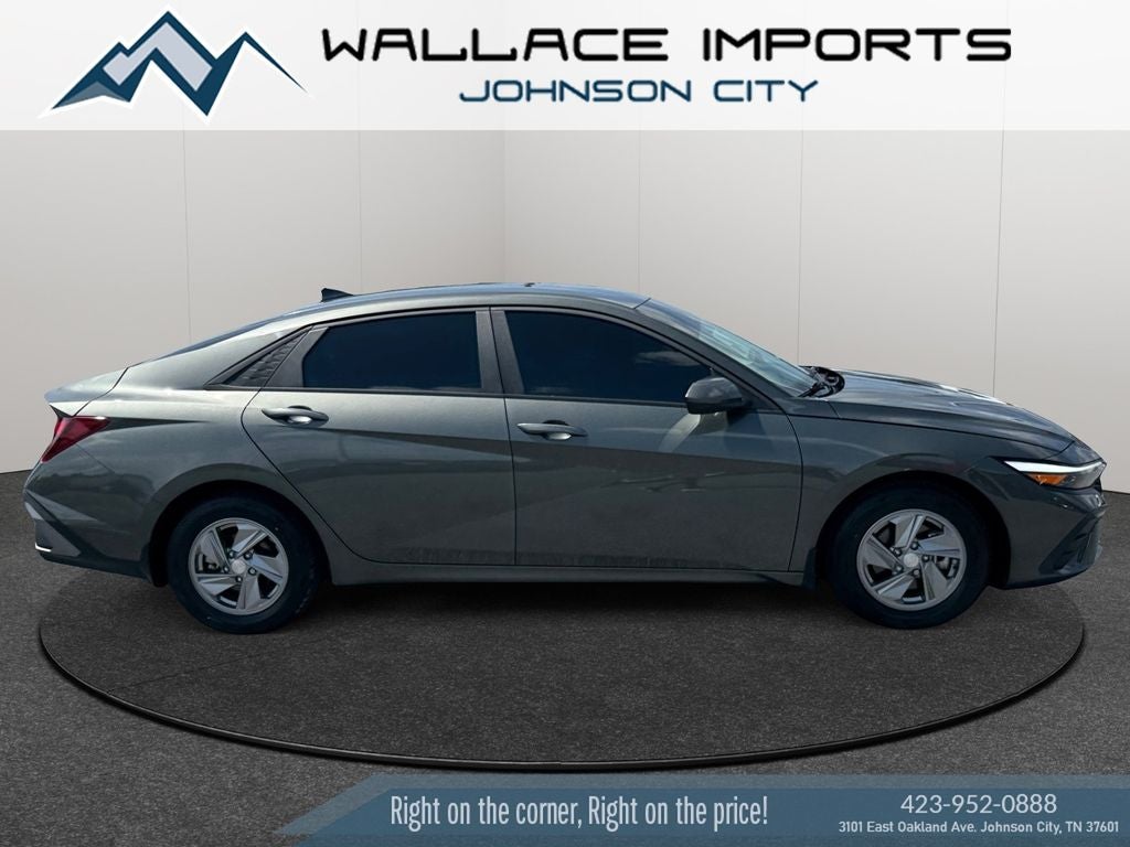 2024 Hyundai Elantra SE
